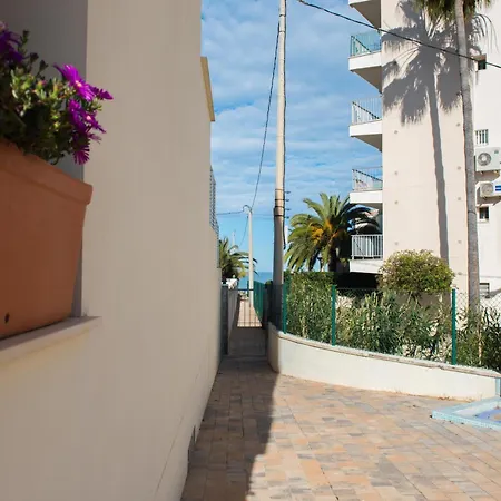 Marina B3 * Denia